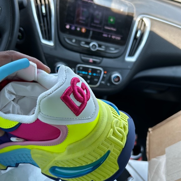 Brand new…only wore twice…original box and dust bag.100% authentic.. - Picture 9 of 9